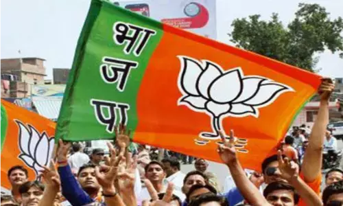 यूपी : 2022 चुनाव को लेकर बीजेपी ने कसी कमर,सांसदों की बुलाई बैठक यूपी : 2022 चुनाव को लेकर बीजेपी ने कसी कमर,सांसदों की बुलाई बैठक