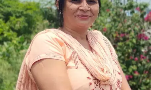 सपा महिला सभा में घमासान जारी, किरण चौधरी ने दिया त्यागपत्र