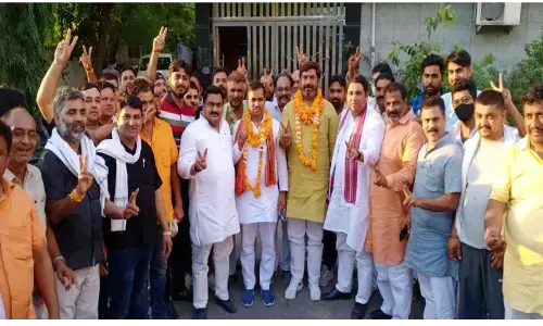 ब्लॉक प्रमुख चुनाव में विजयी प्रत्याशियों का हुआ जबरदस्त स्वागत ब्लॉक प्रमुख चुनाव में विजयी प्रत्याशियों का हुआ जबरदस्त स्वागत