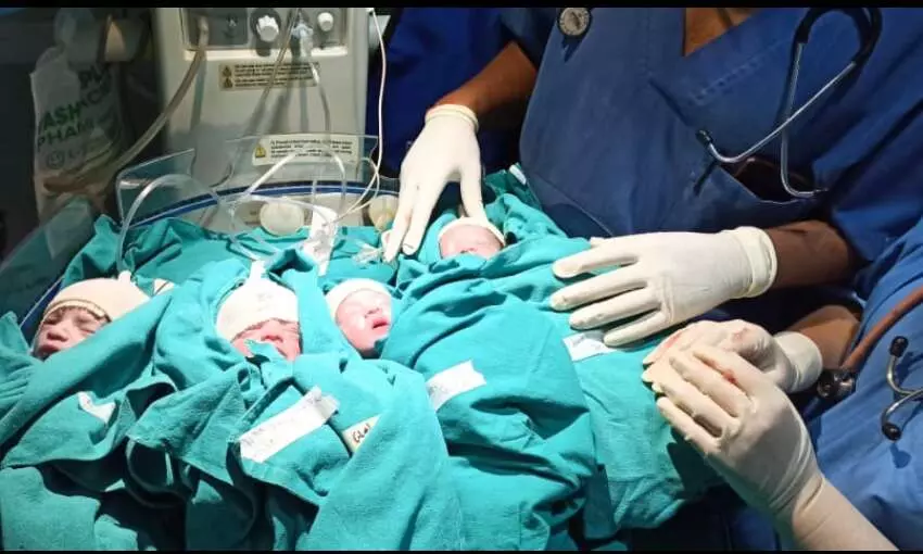 गाजियाबाद में महिला ने दिया 4 बच्चों को जन्म