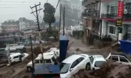 उफान पर नदियां,बहती गाड़ियां, आखिरकार हुआ कैसा, देंखे वीडियों