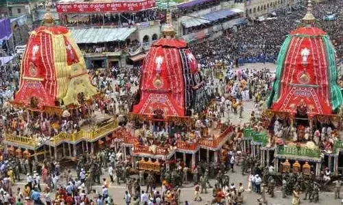 *श्री जगन्नाथ जी शोभायात्रा रथयात्रा गीत*  ***************************************  रचयिता :    *डॉ.विनय कुमार श्रीवास्तव*