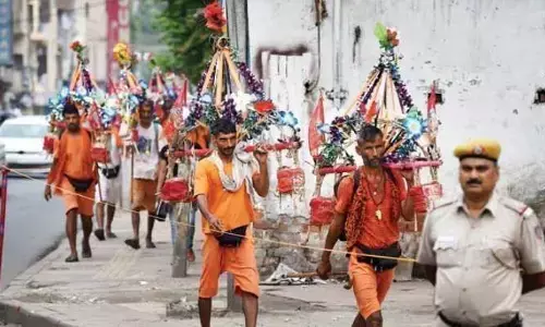 कांवड़ यात्रा में सुप्रीम कोर्ट ने लिया स्वतः संज्ञान, यूपी, उत्तराखंड और केंद्र को जारी किया नोटिस