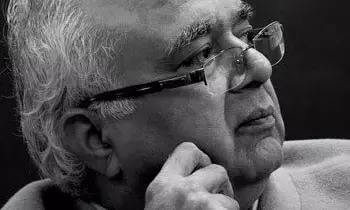 दो बातें आजकल की हिंदी पढ़ते वक़्त तंग करती हैं - ओम थानवी दो बातें आजकल की हिंदी पढ़ते वक़्त तंग करती हैं - ओम थानवी