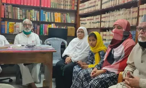 आतंकवाद के नाम पर की गई गिरफ्तारियों को लेकर हुई लखनऊ में पत्रकार वार्ता