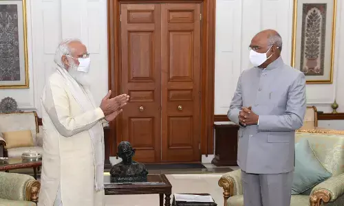 मानसून सत्र से पहले राष्ट्रपति रामनाथ कोविंद से मिले प्रधानमंत्री मोदी, कई अहम मुद्दों पर हुई चर्चा मानसून सत्र से पहले राष्ट्रपति रामनाथ कोविंद से मिले प्रधानमंत्री मोदी, कई अहम मुद्दों पर हुई चर्चा
