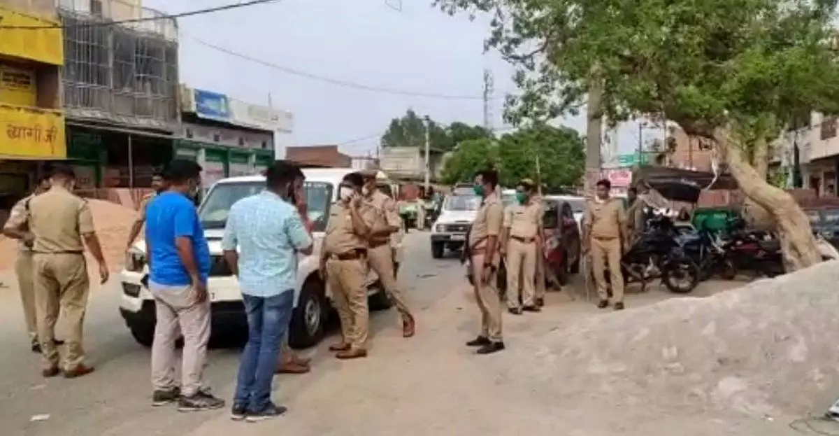 20 मिनट में लूटा 18 किलो सोना, आगरा पुलिस ने तीन घंटे बाद एनकाउंटर में दो बदमाश किये ढेर 20 मिनट में लूटा 18 किलो सोना, आगरा पुलिस ने तीन घंटे बाद एनकाउंटर में दो बदमाश किये ढेर