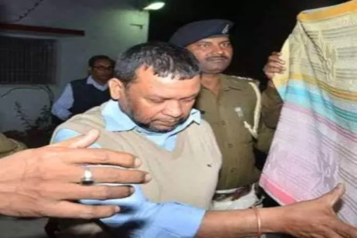 CM नीतीश के खिलाफ FIR दर्ज करवाने थाने पहुंचे IAS अफसर, करते रहे इन्तजार नहीं दर्ज हुई FIR, बिहार में हड़कंप