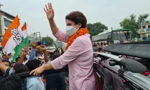 लखीमपुर खीरी के लिए प्रियंका गांधी निकली, उनसे करेंगी मुलाकात जिसके साथ...! लखीमपुर खीरी के लिए प्रियंका गांधी निकली, उनसे करेंगी मुलाकात जिसके साथ...!