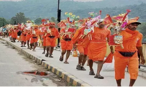 कोरोना संक्रमण को देखते हुए उत्तर प्रदेश सरकार ने कांवड़ यात्रा को रद्द करने का लिया फ़ैसला कोरोना संक्रमण को देखते हुए उत्तर प्रदेश सरकार ने कांवड़ यात्रा को रद्द करने का लिया फ़ैसला