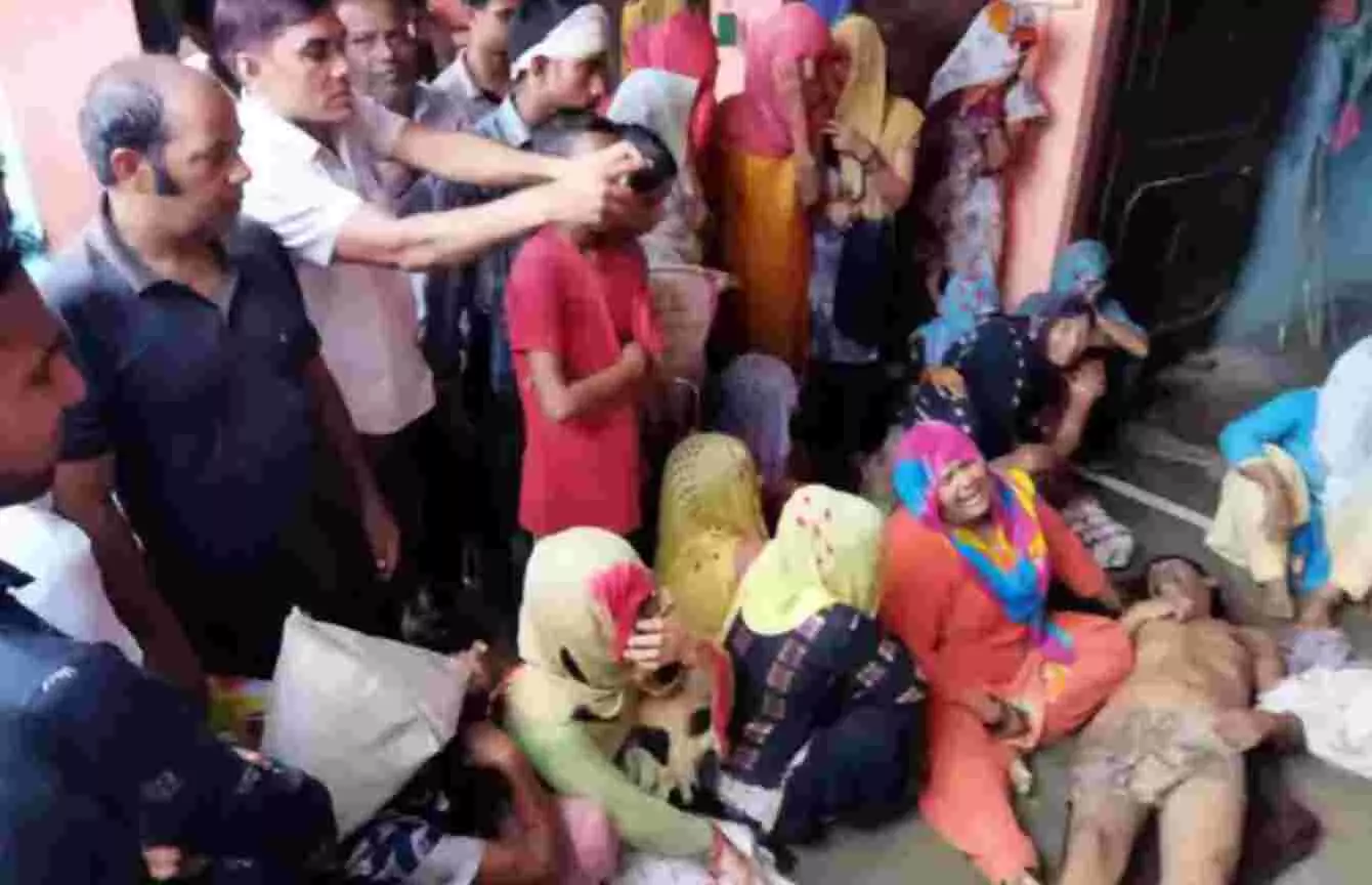 मेरठ में दर्दनाक हादसा : पिता को बचाने में दो बेटों की भी मौत, तीनों ने छटपटाकर दम तोड़ा मेरठ में दर्दनाक हादसा : पिता को बचाने में दो बेटों की भी मौत, तीनों ने छटपटाकर दम तोड़ा