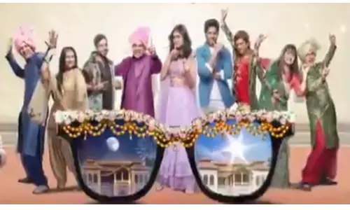 परेश रावल ने जारी किया अपनी अगली फिल्म का पोस्टर परेश रावल ने जारी किया अपनी अगली फिल्म का पोस्टर