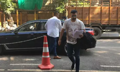 राज कुंद्रा की गिरफ्तारी के लगभग 10 घंटे बाद क्राइम ब्रांच ने एक और शख्स को पकड़ा, जानें पोर्नोग्राफी मामला? राज कुंद्रा की गिरफ्तारी के लगभग 10 घंटे बाद क्राइम ब्रांच ने एक और शख्स को पकड़ा, जानें पोर्नोग्राफी मामला?
