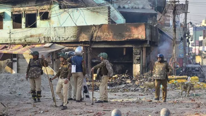 दिल्ली हिंसा मामले में पहला फैसला, दंगा भड़काने व लूटपाट का आरोपी अदालत से बरी