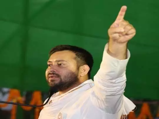 तेजस्वी बोले- मेरे इस सवाल का जवाब सरकार को देना चाहिए तेजस्वी बोले- मेरे इस सवाल का जवाब सरकार को देना चाहिए