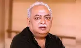 मुनव्वर राणा को लेकर यूपी के मंत्री का विवादित बयान, बोल- जो 1947 के बंटवारे के बाद भारत में... मुनव्वर राणा को लेकर यूपी के मंत्री का विवादित बयान, बोल- जो 1947 के बंटवारे के बाद भारत में...