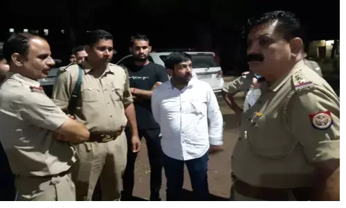 शामली: बीजेपी के ब्लॉक प्रमुख पर हमला,पीड़ित ने थाने में दी शिकायत शामली: बीजेपी के ब्लॉक प्रमुख पर हमला,पीड़ित ने थाने में दी शिकायत