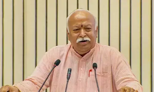 मोहन भागवत ने मुसलमानों को दिलाया भरोसा बोले- निभा रहे हैं विभाजन के समय किया गया वादा मोहन भागवत ने मुसलमानों को दिलाया भरोसा बोले- निभा रहे हैं विभाजन के समय किया गया वादा