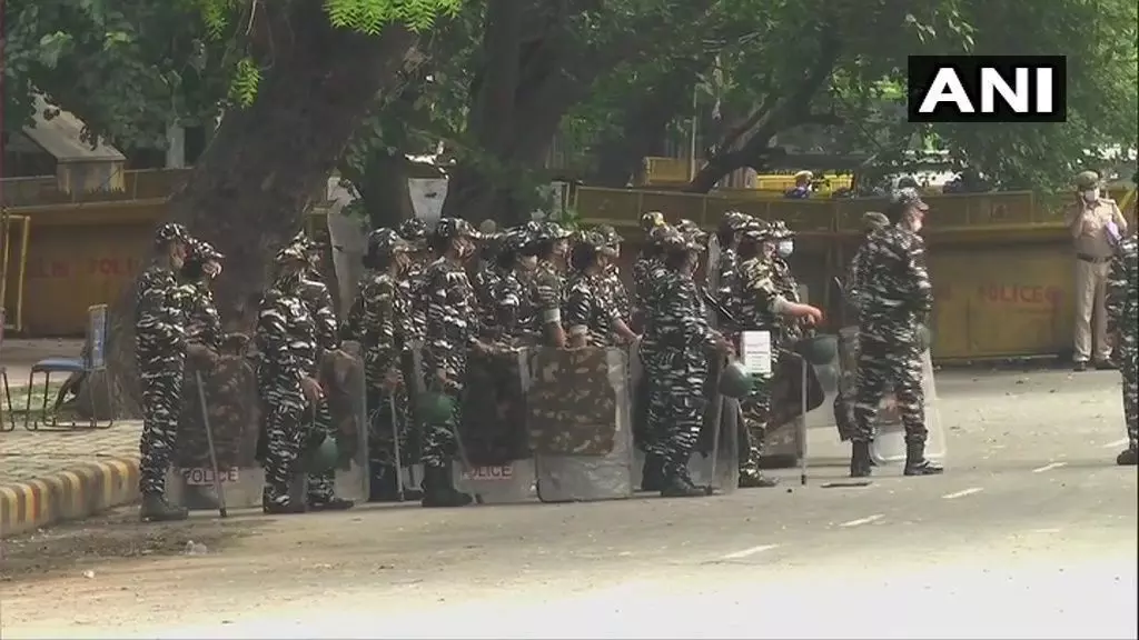किसानों के प्रदर्शन को देखते हुए लिया गया फैसला, नई दिल्ली इलाके को पांच जोन में बांटा किसानों के प्रदर्शन को देखते हुए लिया गया फैसला, नई दिल्ली इलाके को पांच जोन में बांटा
