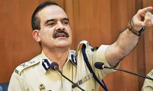 मुंबई: पूर्व पुलिस कमिश्नर परमबीर के खिलाफ FIR दर्ज, 15 करोड़ की रंगदारी मांगने का आरोप मुंबई: पूर्व पुलिस कमिश्नर परमबीर के खिलाफ FIR दर्ज, 15 करोड़ की रंगदारी मांगने का आरोप