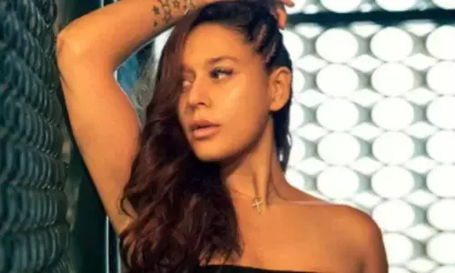 कृष्णा श्रॉफ टॉप लैस तस्वीर देख दिशा पाटनी के होश उड़े कृष्णा श्रॉफ टॉप लैस तस्वीर देख दिशा पाटनी के होश उड़े