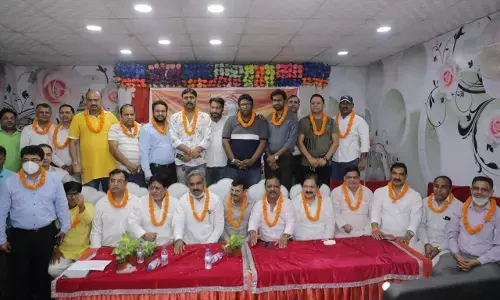 व्यापारियों के हितों की रक्षा के लिए किए जाएंगे सार्थक प्रयास- प्रवीण भाटी व्यापारियों के हितों की रक्षा के लिए किए जाएंगे सार्थक प्रयास- प्रवीण भाटी