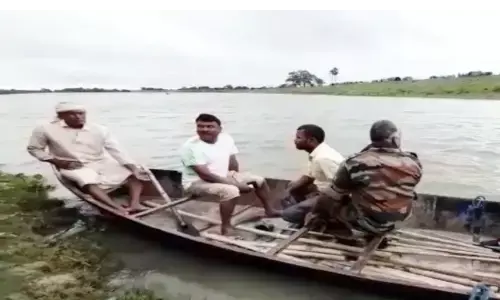 बिहार:समस्तीपुर में नाव पलटने से 5 लोगों की मौत,कई लोगों के लापता होने की आशंका बिहार:समस्तीपुर में नाव पलटने से 5 लोगों की मौत,कई लोगों के लापता होने की आशंका