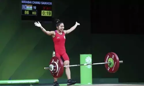 बचपन में जलाने वाली लकड़ी का गट्ठर उठाने वाली मीराबाई चानू को कितना जानते हैं, आप ?? बचपन में जलाने वाली लकड़ी का गट्ठर उठाने वाली मीराबाई चानू को कितना जानते हैं, आप ??