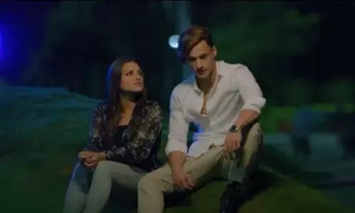 कविता: जिंदगी अजीब है कविता: जिंदगी अजीब है