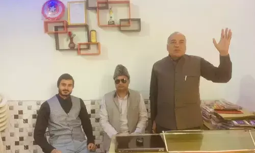 यूपी के 120 चीनी मिलों पर अभी भी पिछले वर्ष का 8223 करोड रुपए गन्ना भुगतान व 10000 करोड रुपए का बकाया है ब्याज यूपी के 120 चीनी मिलों पर अभी भी पिछले वर्ष का 8223 करोड रुपए गन्ना भुगतान व 10000 करोड रुपए का बकाया है ब्याज