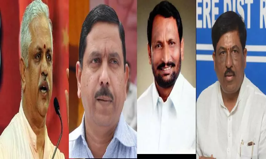 येदियुरप्पा का इस्तीफा: कर्नाटक के नए सीएम पद की दौड़ में ये 4 नाम आगे येदियुरप्पा का इस्तीफा: कर्नाटक के नए सीएम पद की दौड़ में ये 4 नाम आगे