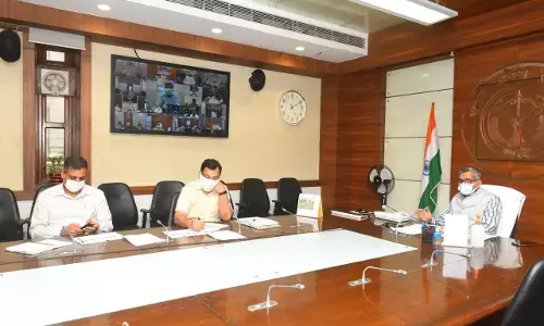 UP सरकार का फरमान, जनप्रतिनिधियों से नियमित संवाद रखें जिलाधिकारी UP सरकार का फरमान, जनप्रतिनिधियों से नियमित संवाद रखें जिलाधिकारी