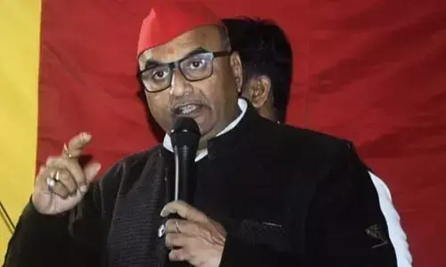 विधायक ललई ने PWD मंत्री को सौंपी क्षेत्र की 578 खराब सड़कों की सूची, सरकार कर रही अनदेखी