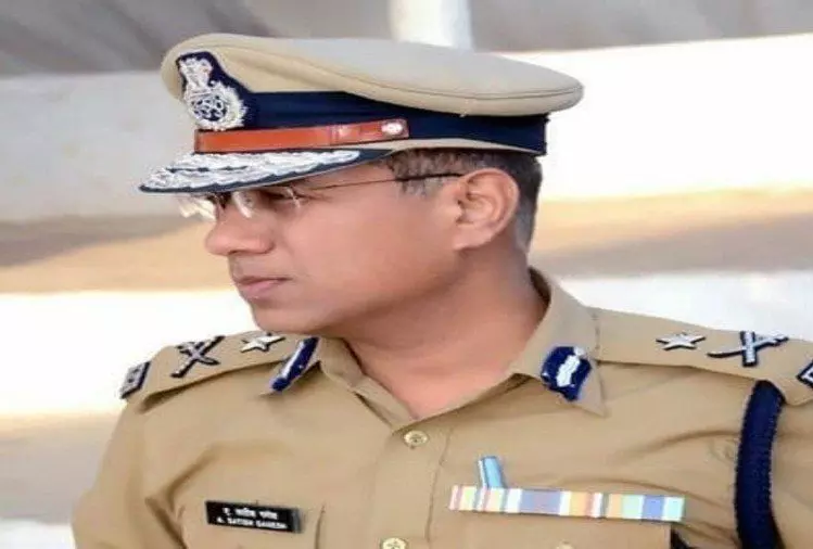 महिला इंस्पेक्टर को पुलिस कमिश्नर ने किया सस्पेंड, दो दारोगा भी नपे महिला इंस्पेक्टर को पुलिस कमिश्नर ने किया सस्पेंड, दो दारोगा भी नपे