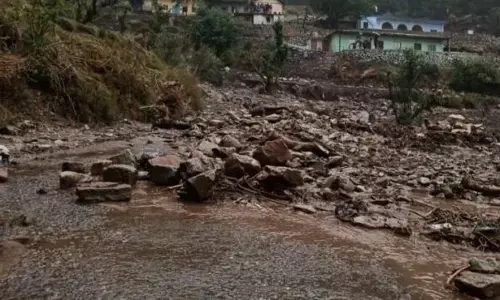 जम्मू कश्मीर: किश्तवाड़ में बादल फटने से चार लोगों की मौत, बचाव में जुटी सेना व पुलिस जम्मू कश्मीर: किश्तवाड़ में बादल फटने से चार लोगों की मौत, बचाव में जुटी सेना व पुलिस