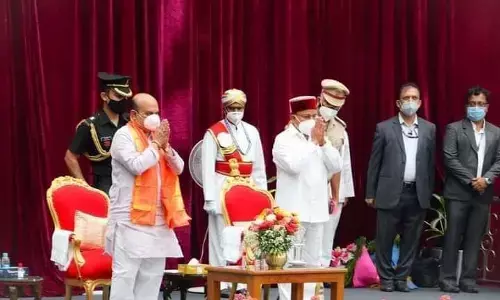 बसवराज बोम्मई ने कर्नाटक के CM पद की ली शपथ, येदियुरप्पा ने भी दी बधाई