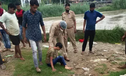 Noida Police: नहर में कूदकर आत्महत्या करने का प्रयास कर रही लड़की की नोएडा पुलिस ने बचाई जान Noida Police: नहर में कूदकर आत्महत्या करने का प्रयास कर रही लड़की की नोएडा पुलिस ने बचाई जान