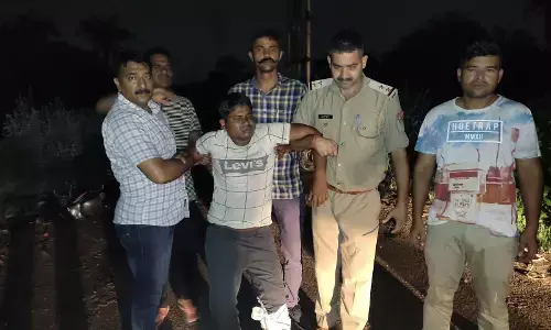 गाजियाबाद : चीनी व्यापारी के साथ लूट में शामिल आरोपी पुलिस मुठभेड़ में गिरफ्तार गाजियाबाद : चीनी व्यापारी के साथ लूट में शामिल आरोपी पुलिस मुठभेड़ में गिरफ्तार