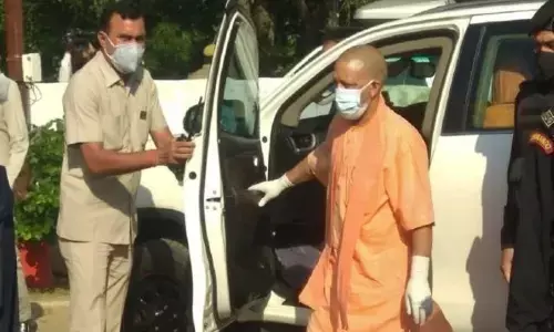 योगी आदित्यनाथ के बागपत पहुंचने से पहले ही पांच पुलिसकर्मी सस्पेंड योगी आदित्यनाथ के बागपत पहुंचने से पहले ही पांच पुलिसकर्मी सस्पेंड