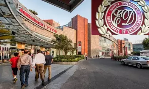 ED ने गुरुग्राम से एंबिएंस मॉल के मालिक को 200 करोड़ की धोखाधड़ी मामले में किया गिरफ्तार ED ने गुरुग्राम से एंबिएंस मॉल के मालिक को 200 करोड़ की धोखाधड़ी मामले में किया गिरफ्तार