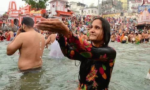 यदि घर में रखते हैं गंगाजल तो - ध्यान रखे ये बातें यदि घर में रखते हैं गंगाजल तो - ध्यान रखे ये बातें