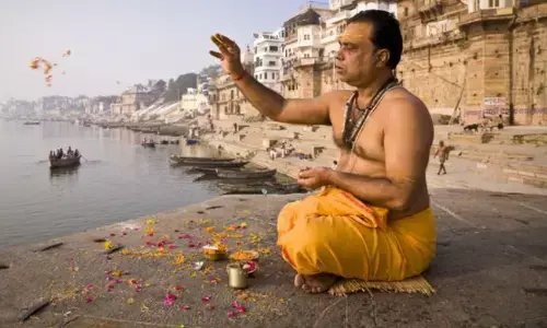 मुस्लिम, दलित और पिछड़े वर्ग के वोटर दरकिनार कर, ब्राह्मणों को क्यों साधने में लगी राजनीतिक पार्टीयां मुस्लिम, दलित और पिछड़े वर्ग के वोटर दरकिनार कर, ब्राह्मणों को क्यों साधने में लगी राजनीतिक पार्टीयां