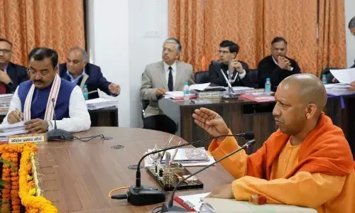 यूपी में तीसरी लहर को लेकर पूरी तरह तैयार है योगी सरकार यूपी में तीसरी लहर को लेकर पूरी तरह तैयार है योगी सरकार