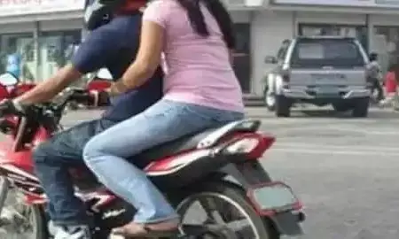 पति से शादीशुदा प्रेमिका को छीन ले गया प्रेमी, सबके सामने बाइक पर बैठाकर भागा, फिर हुआ ये... पति से शादीशुदा प्रेमिका को छीन ले गया प्रेमी, सबके सामने बाइक पर बैठाकर भागा, फिर हुआ ये...