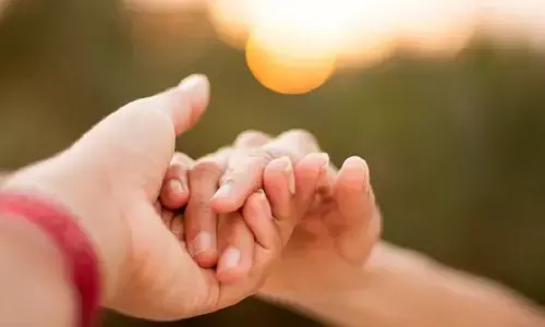 मित्रता दिवस पर पढ़े ये कविता, दिल को बहुत सुकून मिलेगा मित्रता दिवस पर पढ़े ये कविता, दिल को बहुत सुकून मिलेगा