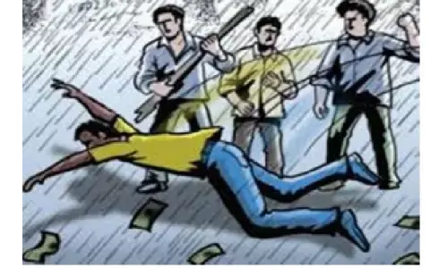भदोही:जमीन विवाद को लेकर कुछ दबंगो ने एक गरीब परिवार को लाठी-डंडो से जमकर पीटा,वीडियो वायरल भदोही:जमीन विवाद को लेकर कुछ दबंगो ने एक गरीब परिवार को लाठी-डंडो से जमकर पीटा,वीडियो वायरल