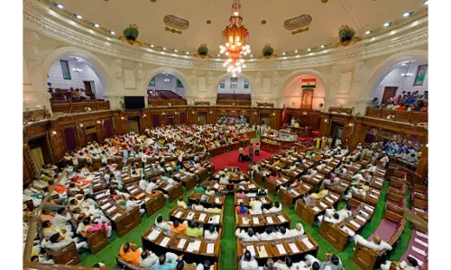 यूपी विधानसभा का मॉनसून सत्र 17 अगस्त से होगा शुरू,विपक्ष ने सरकार को घेरने की बनाई रणनीति यूपी विधानसभा का मॉनसून सत्र 17 अगस्त से होगा शुरू,विपक्ष ने सरकार को घेरने की बनाई रणनीति