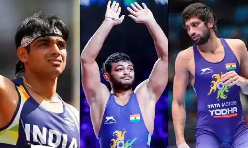 Tokyo Olympics : नीरज चोपड़ा जैवलिन थ्रो के फाइनल में, रेसलर रवि दहिया और दीपक पूनिया सेमीफाइनल में पहुंचे Tokyo Olympics : नीरज चोपड़ा जैवलिन थ्रो के फाइनल में, रेसलर रवि दहिया और दीपक पूनिया सेमीफाइनल में पहुंचे