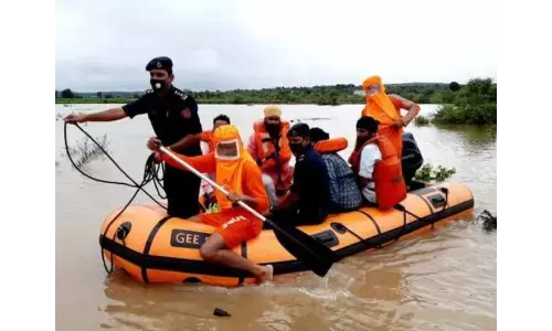मध्य प्रदेश:बाढ़ ने मचाई तबाही,लोगों का हुआ बुरा हाल मध्य प्रदेश:बाढ़ ने मचाई तबाही,लोगों का हुआ बुरा हाल