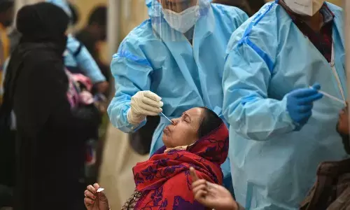 कोरोना अपडेट : देश में पिछले 24 घंटे में आए 42,982 नए केस, हुई 533 की मौत कोरोना अपडेट : देश में पिछले 24 घंटे में आए 42,982 नए केस, हुई 533 की मौत